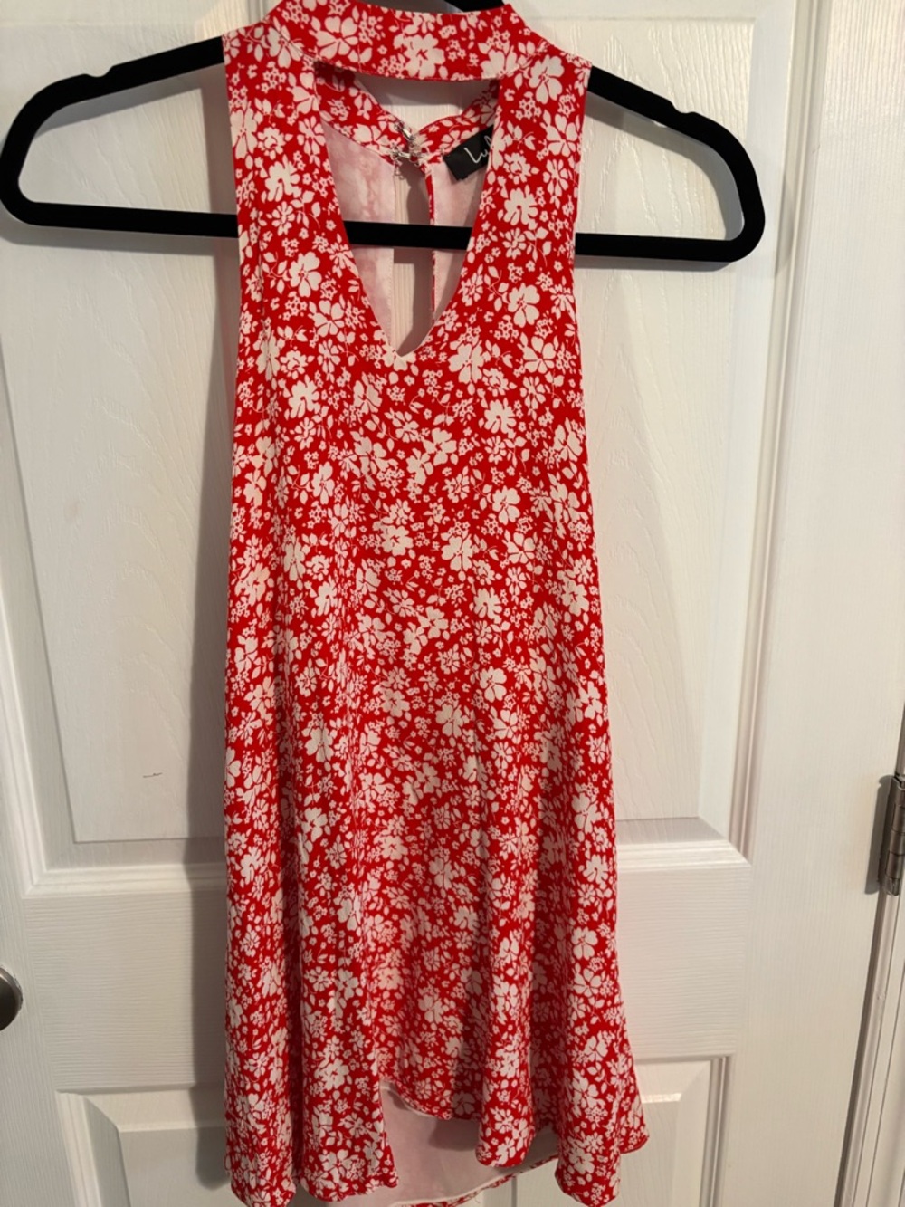 😍Lulus Red and White Floral Sleeveless Halter Dress size XS